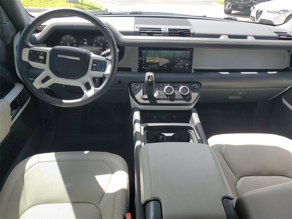 2024 Land Rover Defender 110 S photo 15