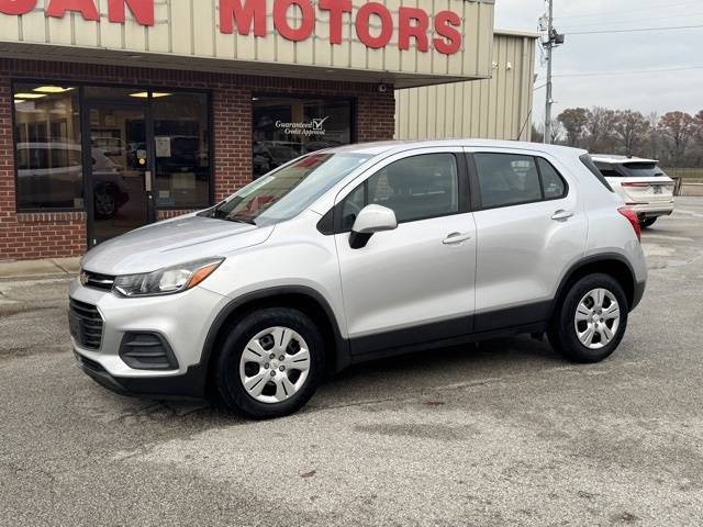 2018 Chevrolet Trax LS photo 2
