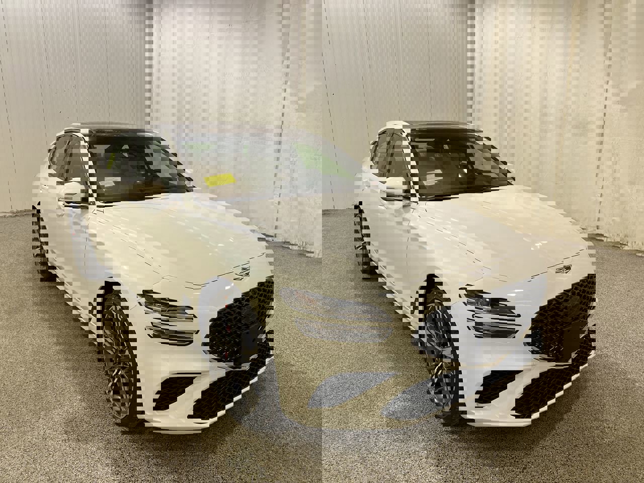 New 2025 Uyuni White Genesis 3.3T Sport Advanced image 1