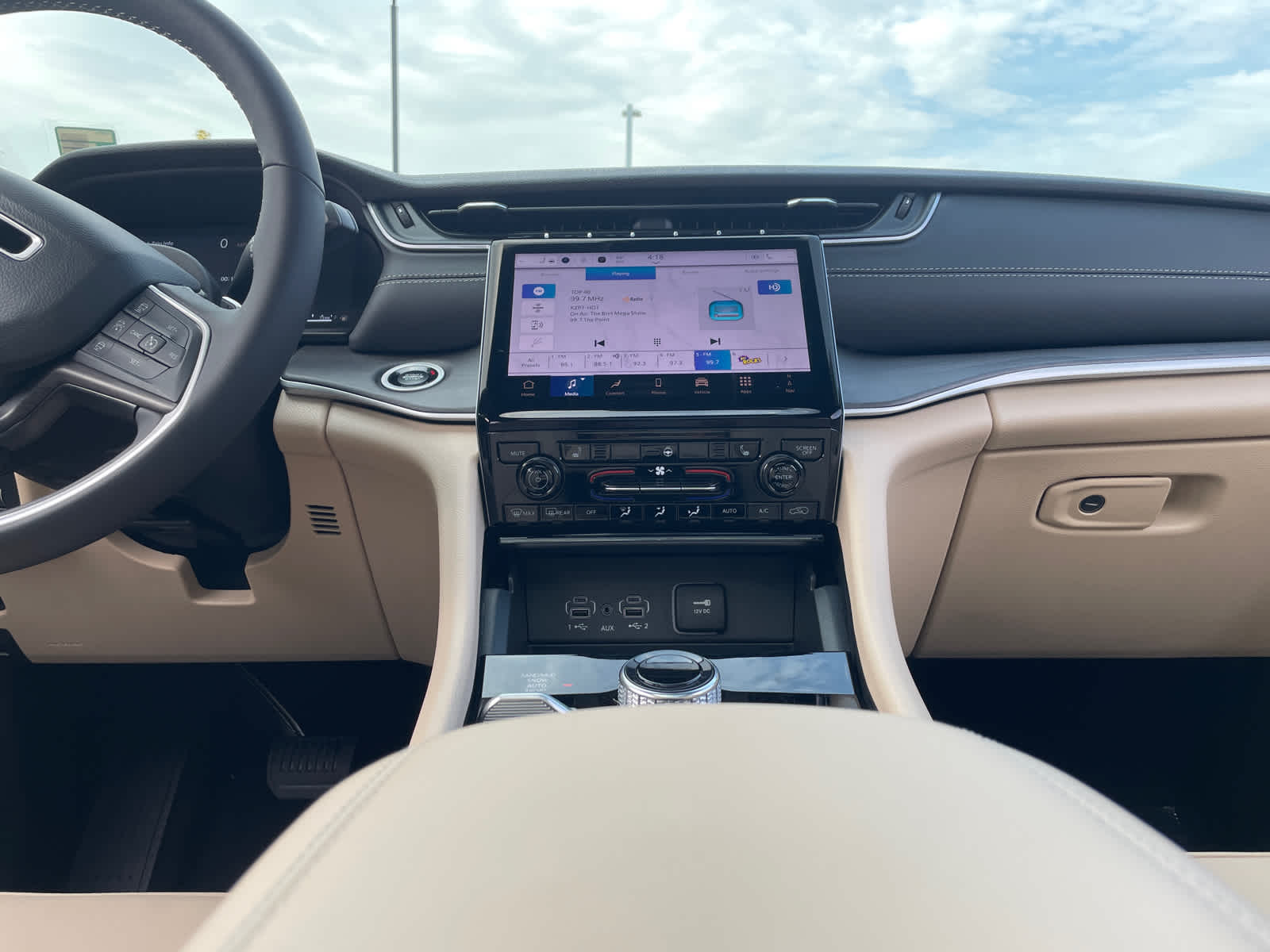 2025 Jeep Grand Cherokee Limited photo 17