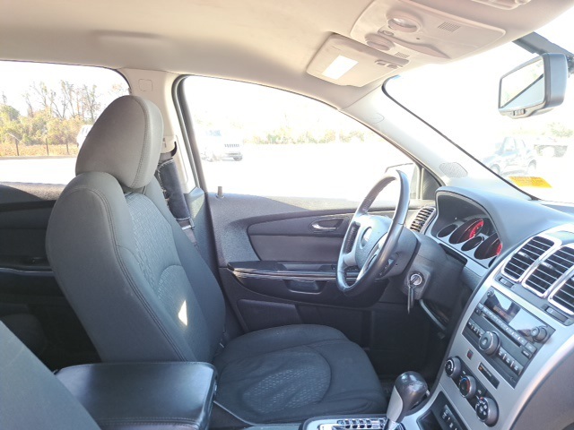 2012 Gmc Acadia SLE photo 4