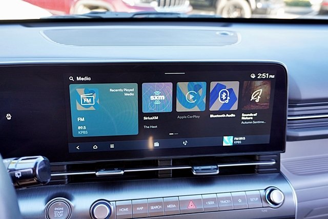 Used 2025 Blue Hyundai SEL image 24