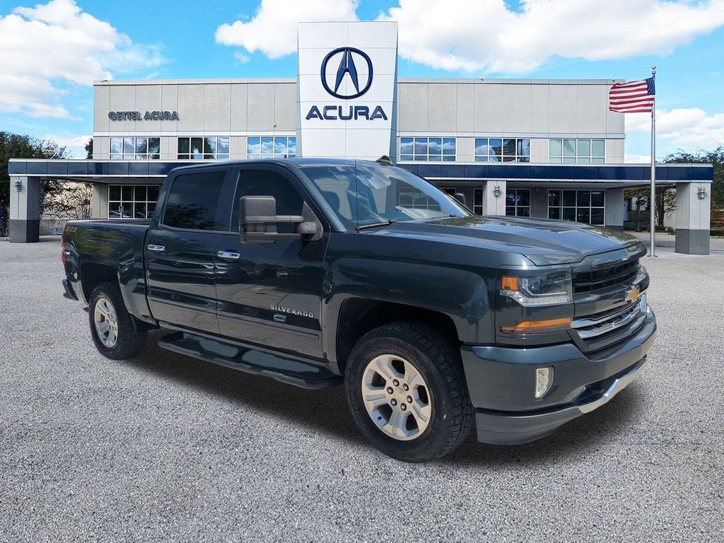 2018 Chevrolet Silverado 1500 LT photo 3