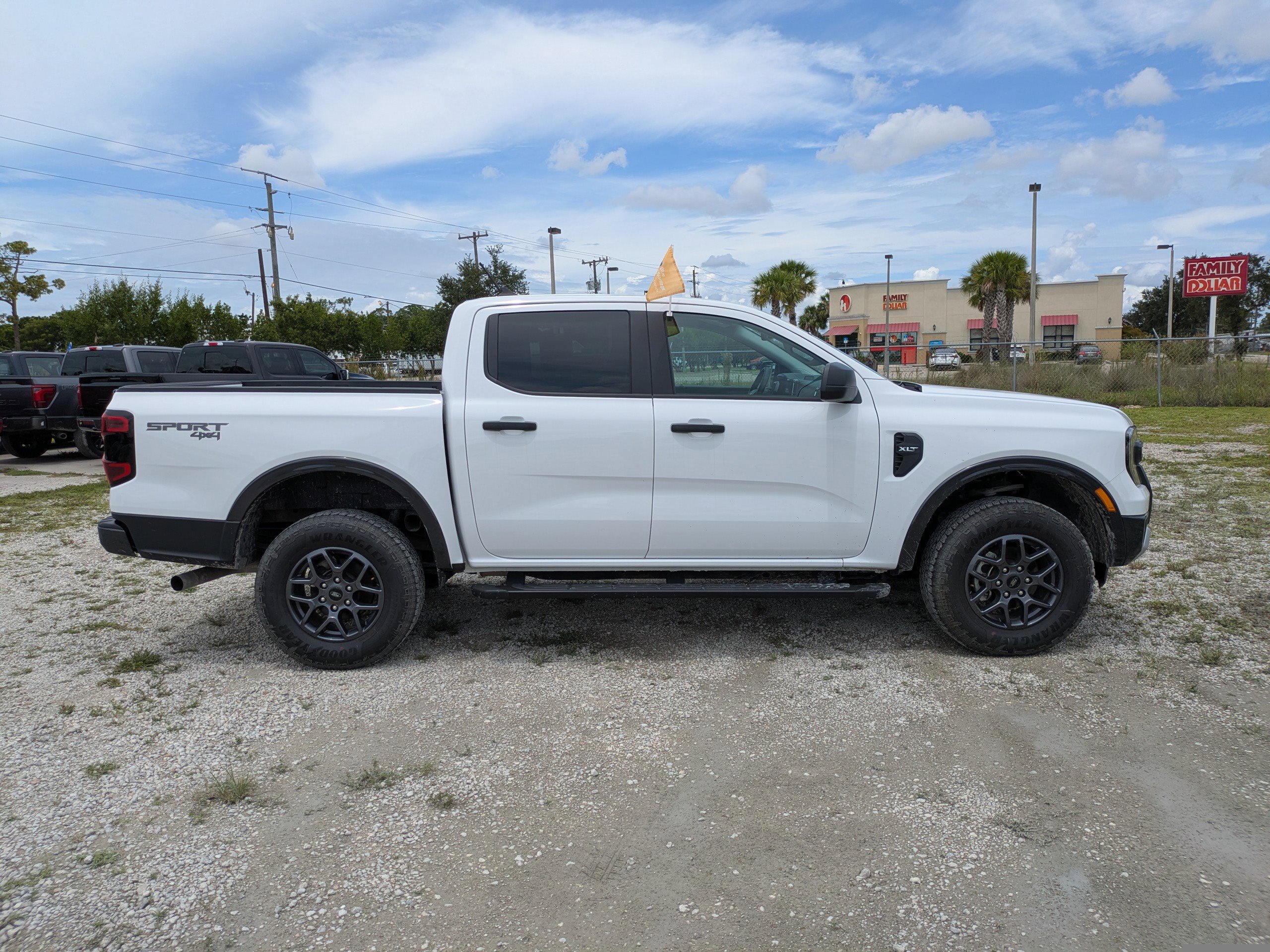 2024 Ford Ranger XLT photo 3