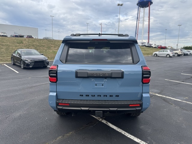 2025 Toyota 4Runner TRD Off-Road Premium photo 3