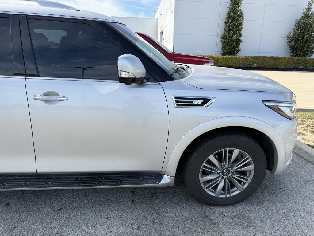 2021 Infiniti QX80 Luxe photo 8