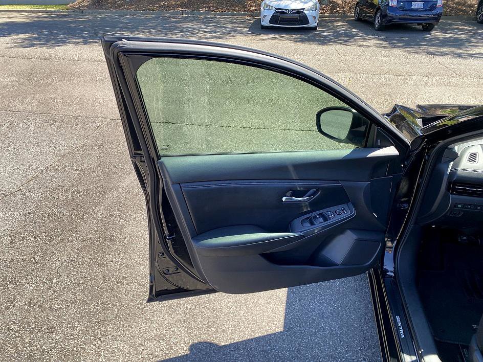 2020 Nissan Sentra SV photo 15