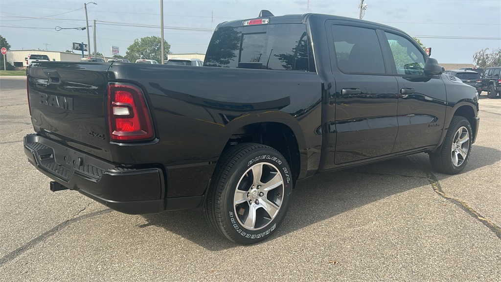 2025 Ram 1500 Tradesman photo 2