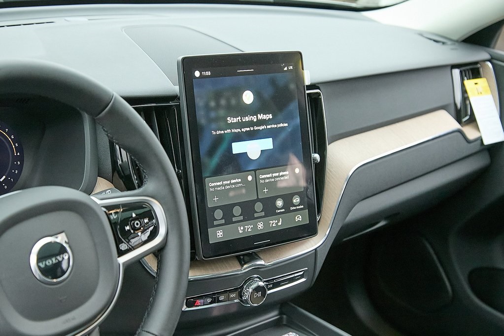 2026 VOLVO XC60 - Image 12
