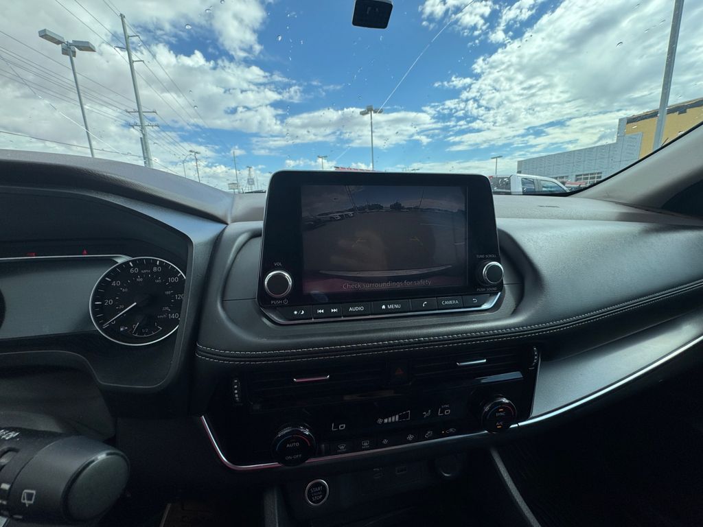 2022 Nissan Rogue SV photo 25