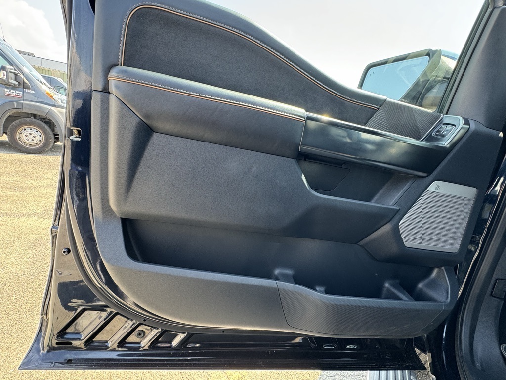 2022 Ford F-150 Platinum photo 24
