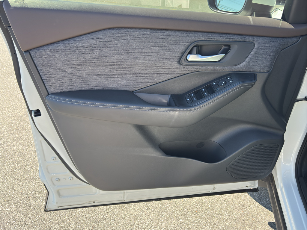 2021 Nissan Rogue SV photo 20