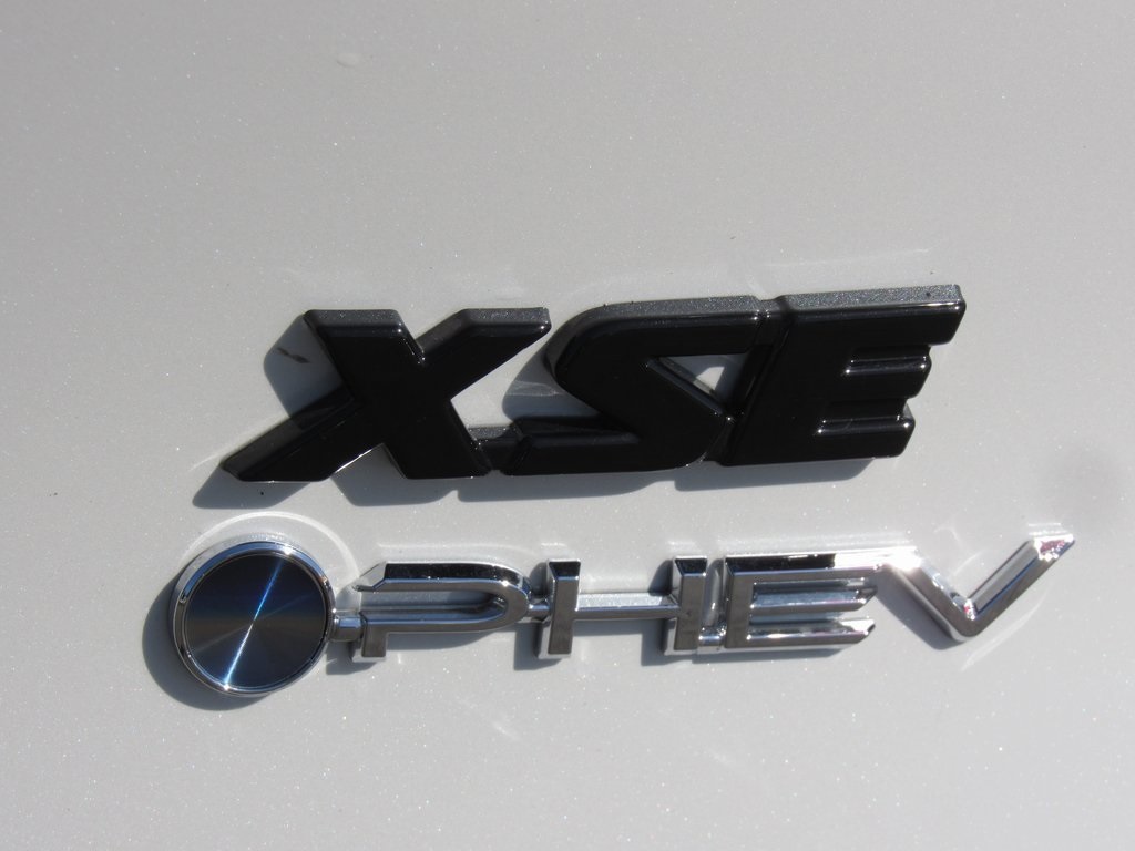 2025 Toyota RAV4 Prime XSE Premium photo 8