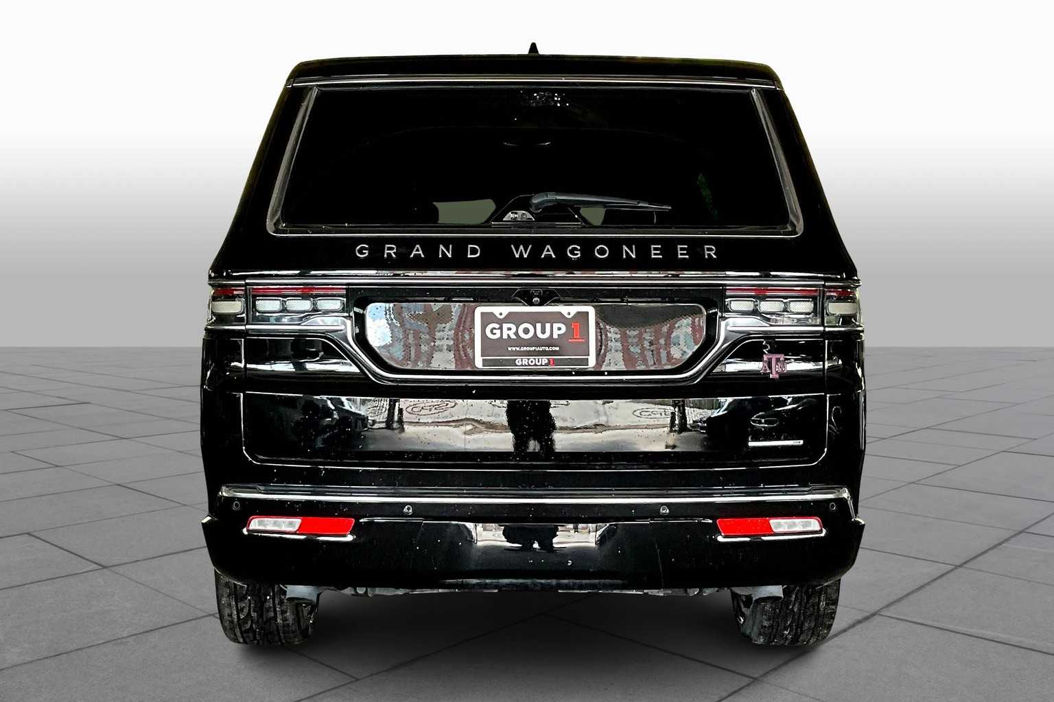 2024 Jeep Grand Wagoneer L III photo 4