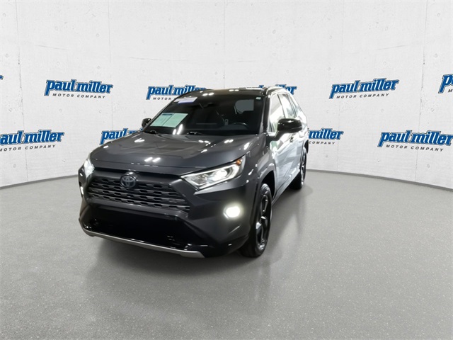2019 Toyota RAV4 Hybrid XSE photo 5