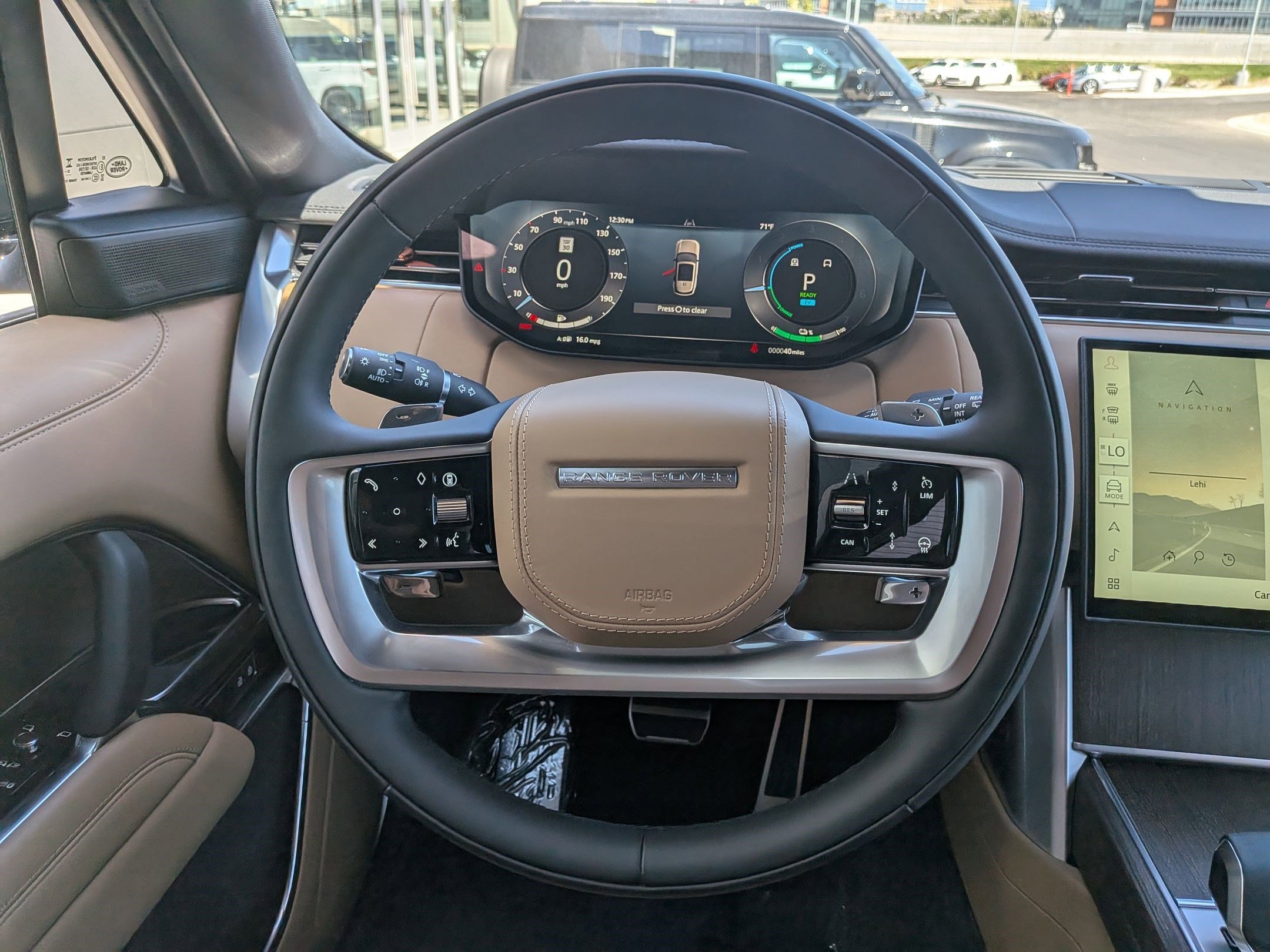 2025 Land Rover Range Rover SE photo 14