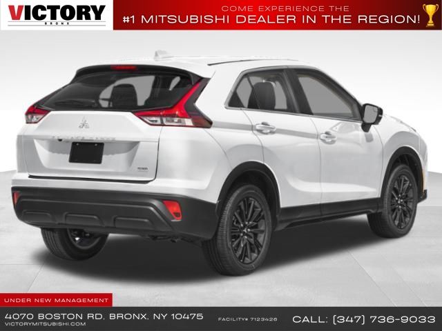 2025 Mitsubishi Eclipse Cross LE photo 2