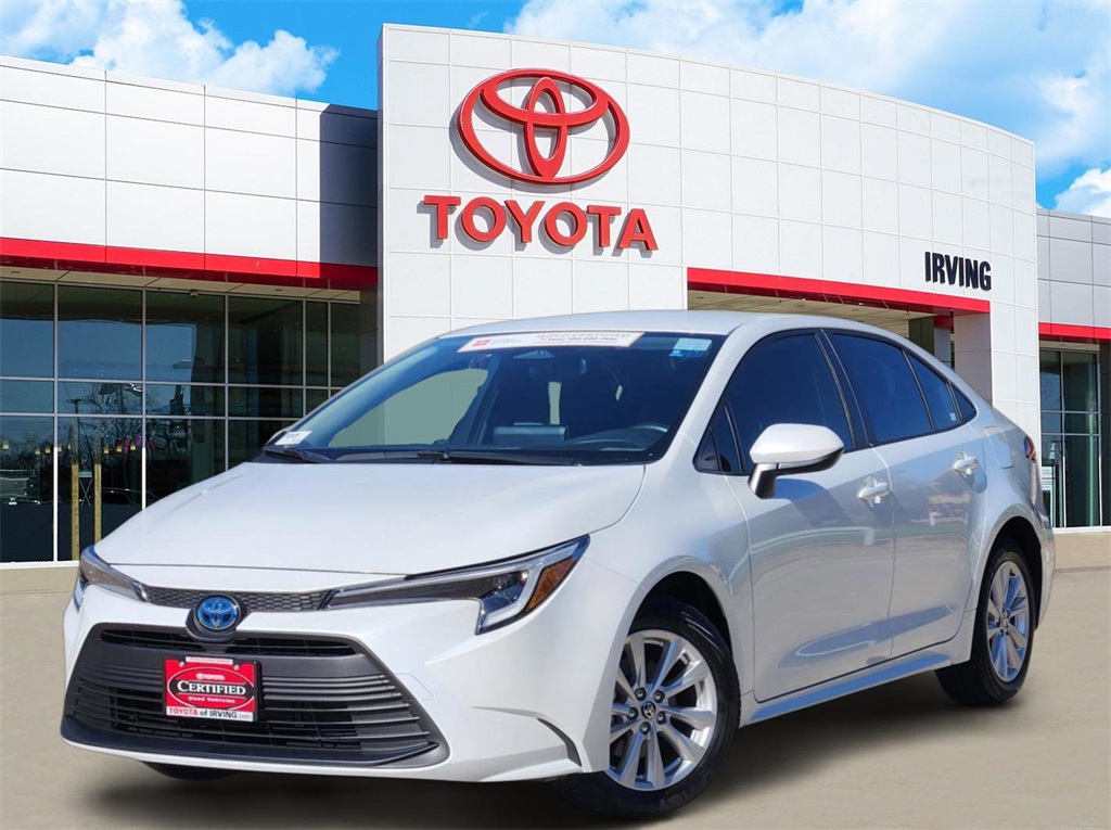2024 Toyota Corolla LE's photo