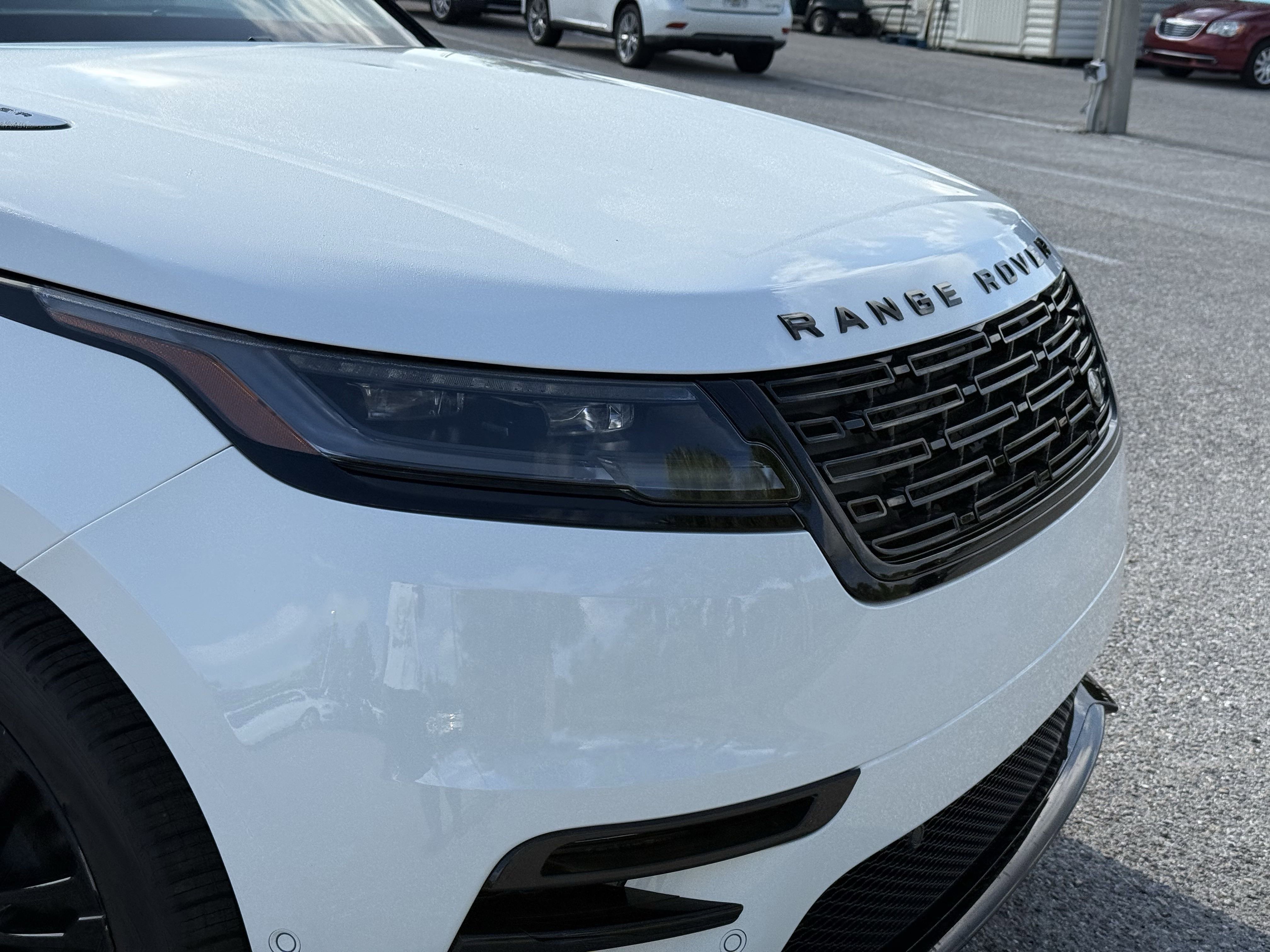 2026 Land Rover Range Rover Velar SE photo 9
