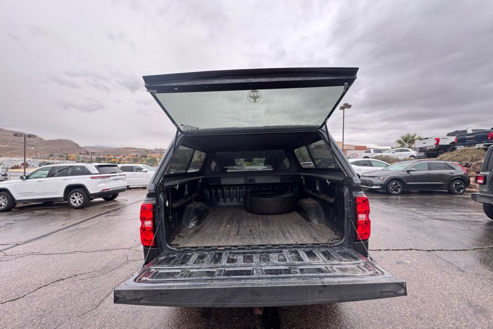 2017 Chevrolet Silverado 1500 LT photo 4