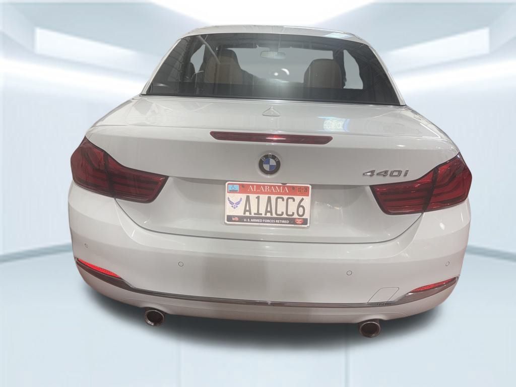 WBA4Z5C52KEE17640