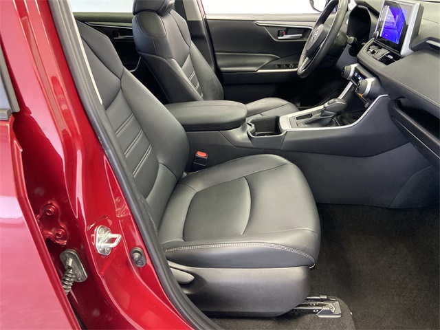 2023 Toyota RAV4 XLE Premium photo 34
