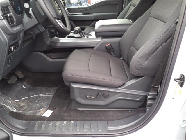 2025 Ford F-150 XLT photo 12
