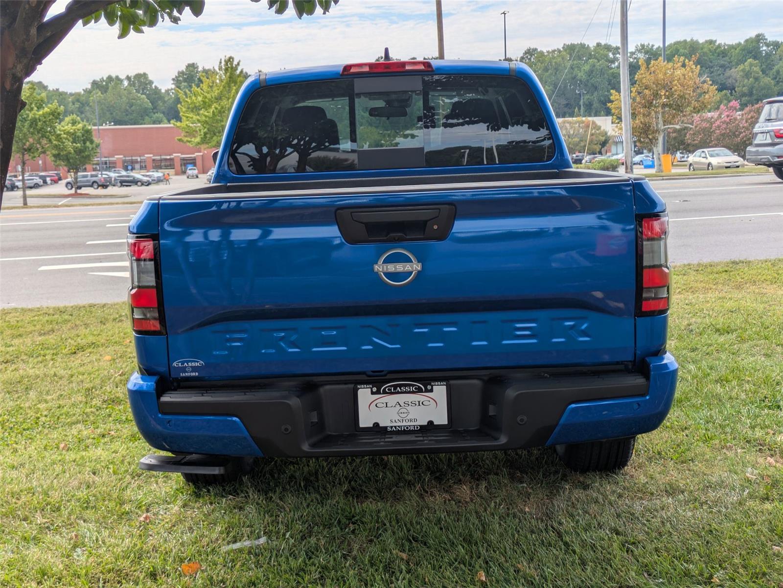 2026 Nissan Frontier SV photo 5