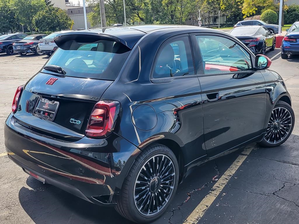 2024 Fiat 500e Red photo 7