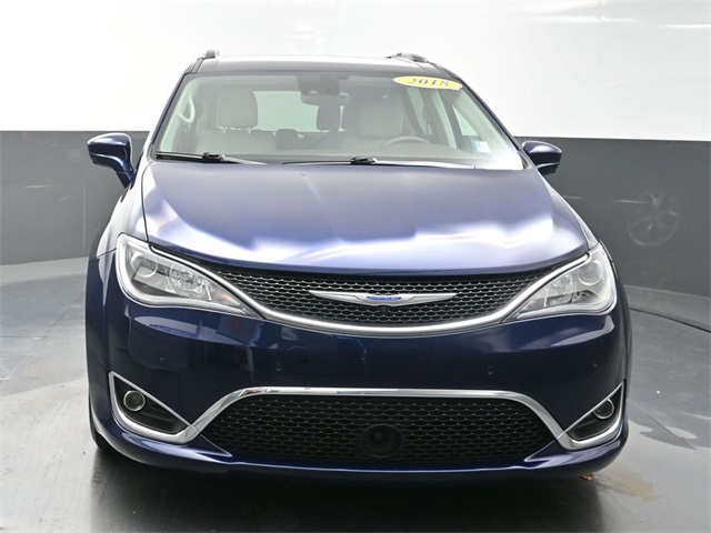 2018 Chrysler Pacifica Touring L photo 2