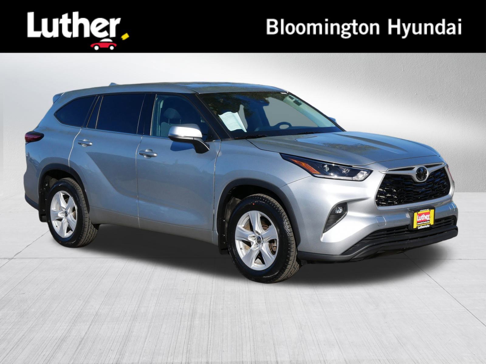 2021 Toyota Highlander LE's photo