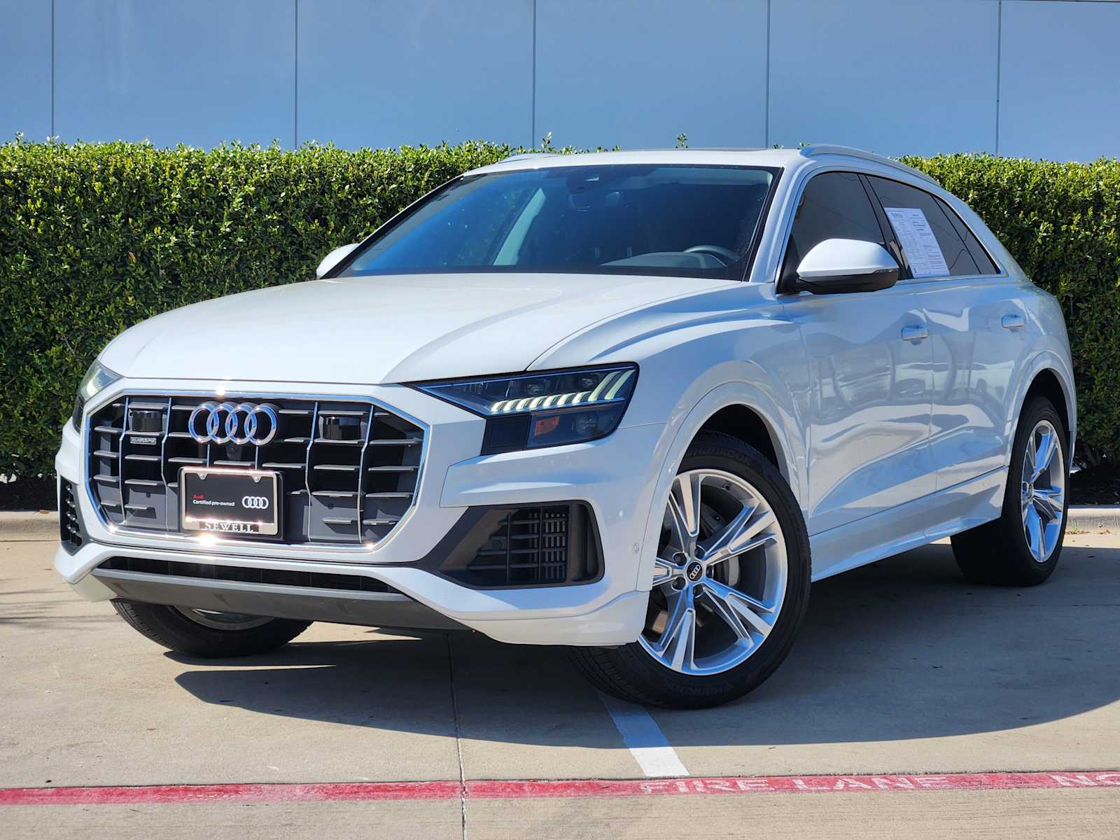 2023 Audi Q8 Premium Plus