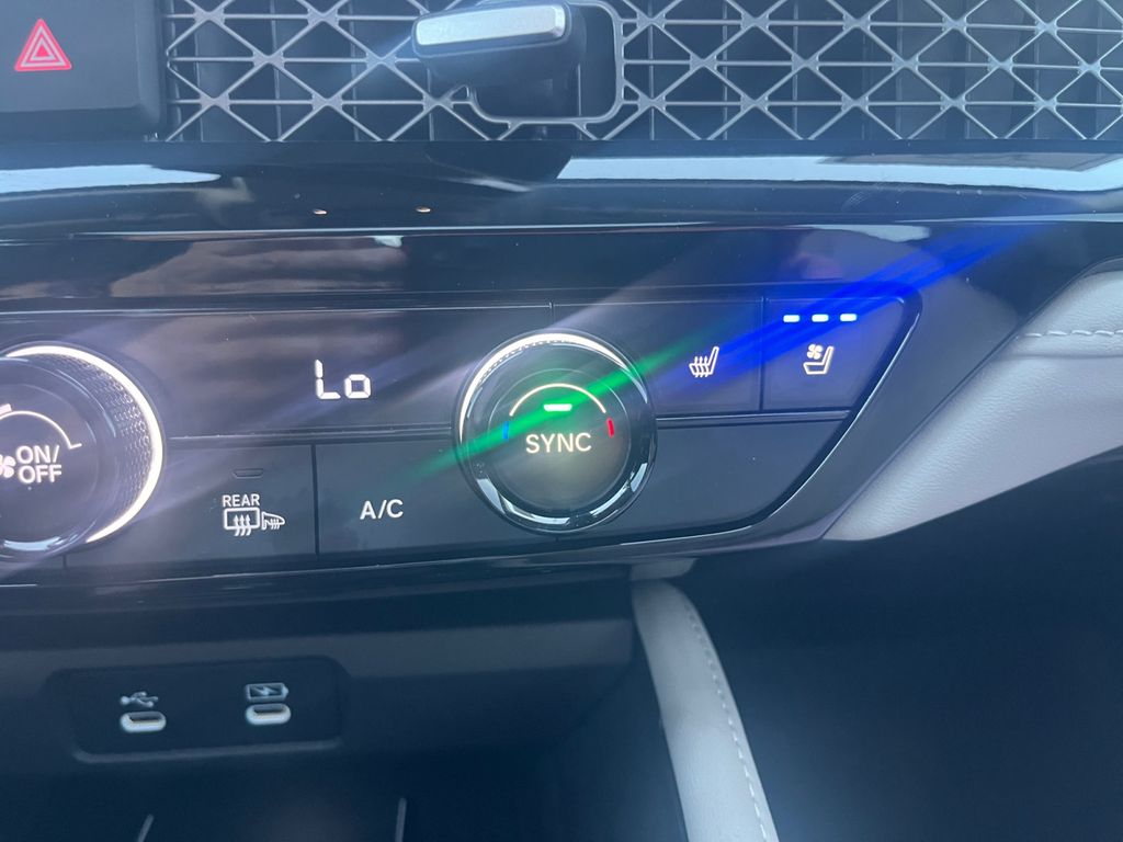 2024 Honda Accord Hybrid Touring photo 23