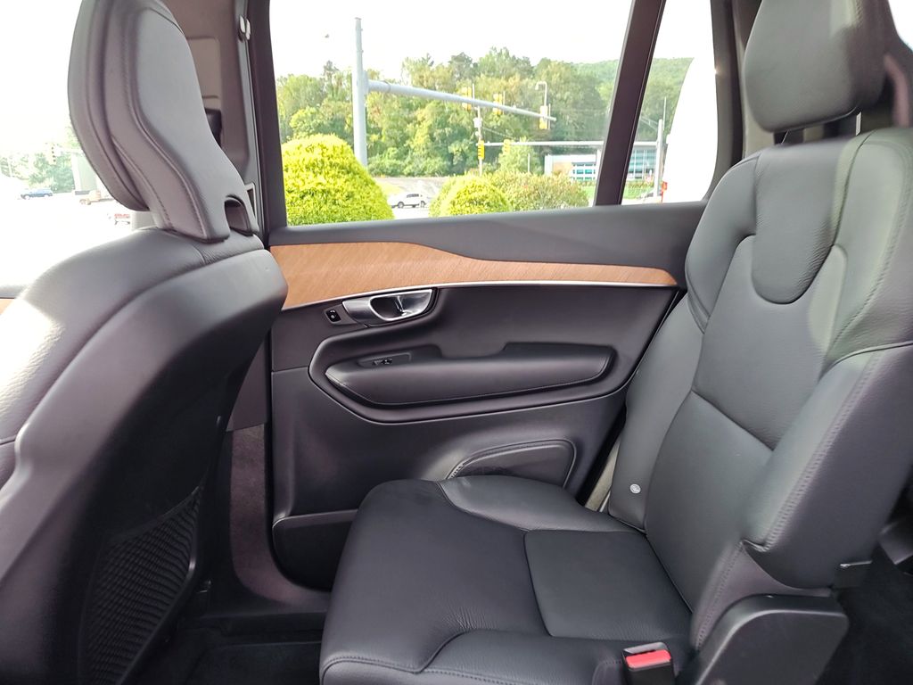 2024 Volvo XC90 Plus photo 28