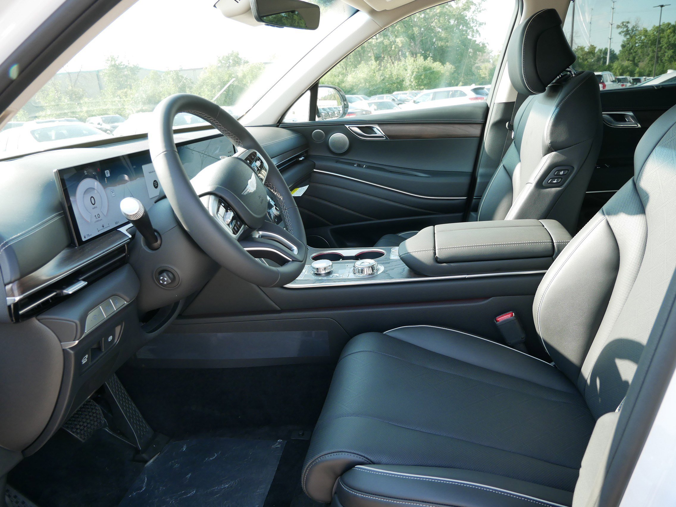 2026 Genesis GV80 Prestige AWD photo 4