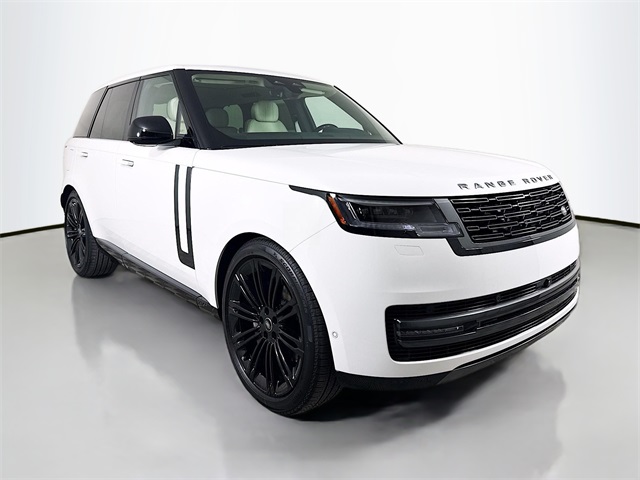 2025 Land Rover Range Rover SE photo 3