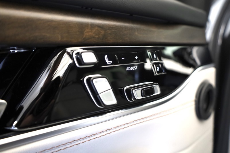 2022 Jeep Grand Wagoneer I photo 11