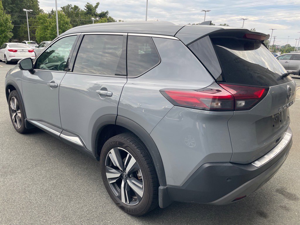 2022 Nissan Rogue SL photo 2