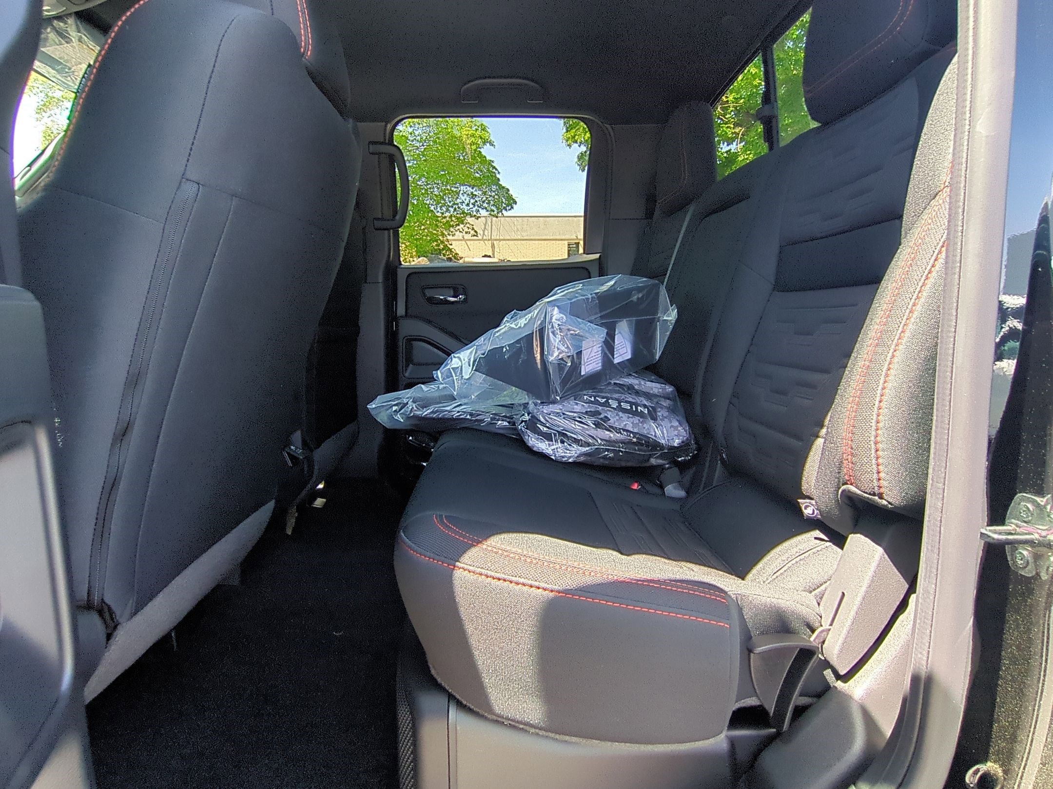 2025 Nissan Frontier PRO-4X photo 11