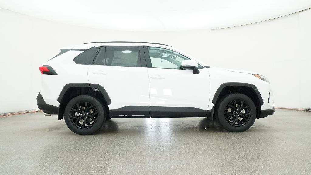 2025 Toyota RAV4 XLE photo 23