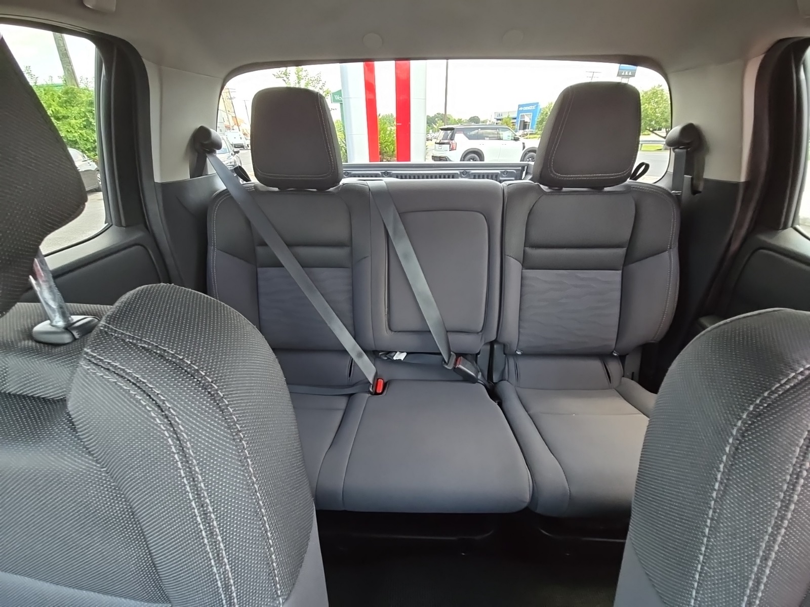 2023 Nissan Frontier SV photo 10