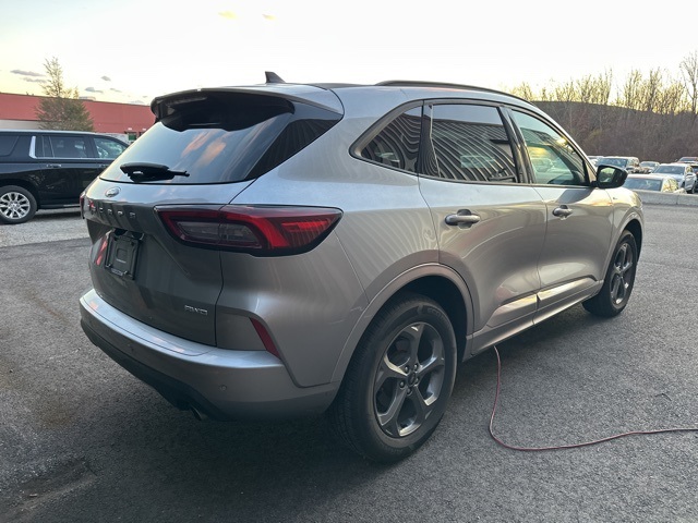 2023 Ford Escape ST-Line photo 4