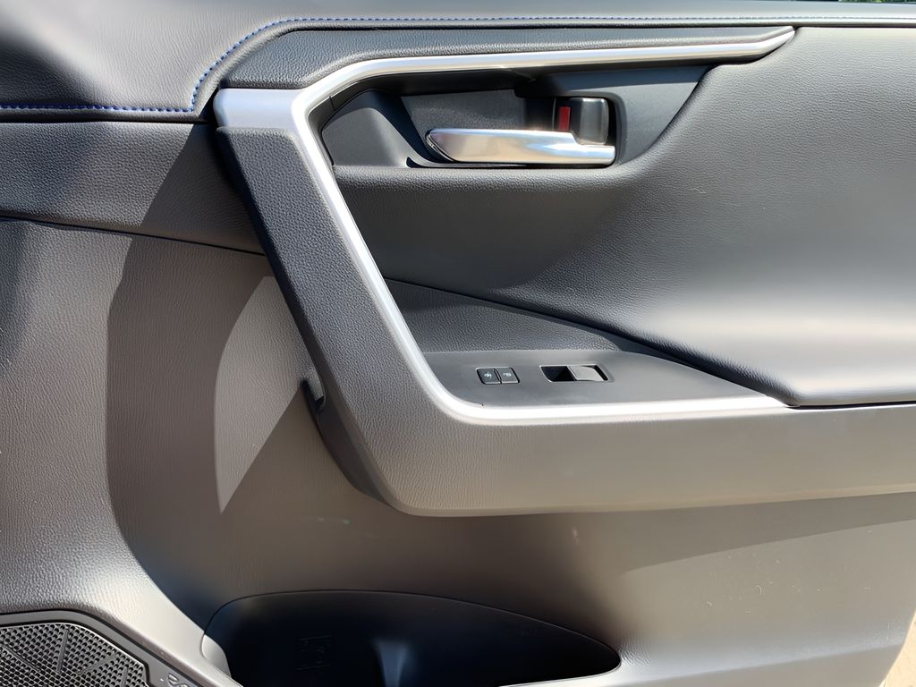 2022 Toyota RAV4 Hybrid XSE photo 15