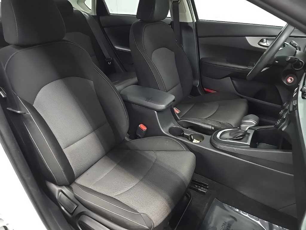 2022 Kia Forte LXS photo 14