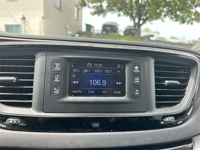 2017 Chrysler Pacifica LX photo 36