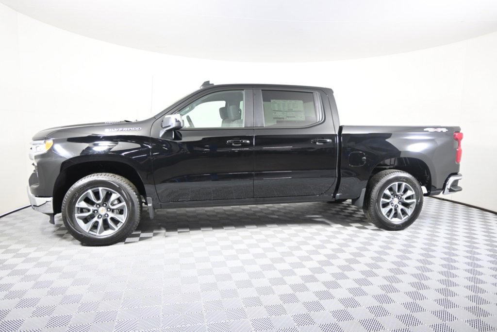 2025 Chevrolet Silverado 1500 LT photo 2