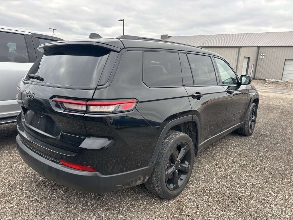 2023 Jeep Grand Cherokee Laredo Altitude photo 4