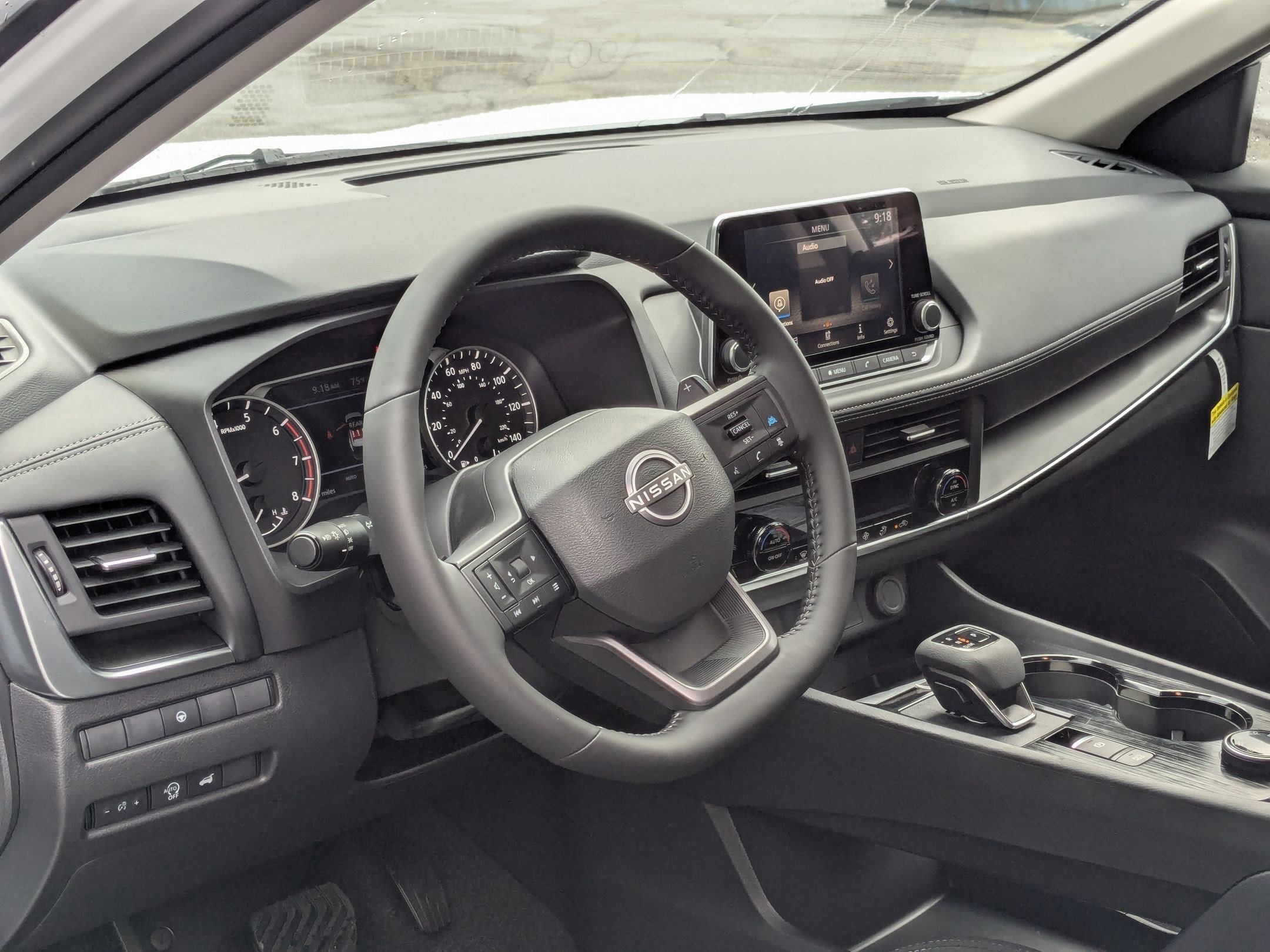 2025 Nissan Rogue SV photo 3