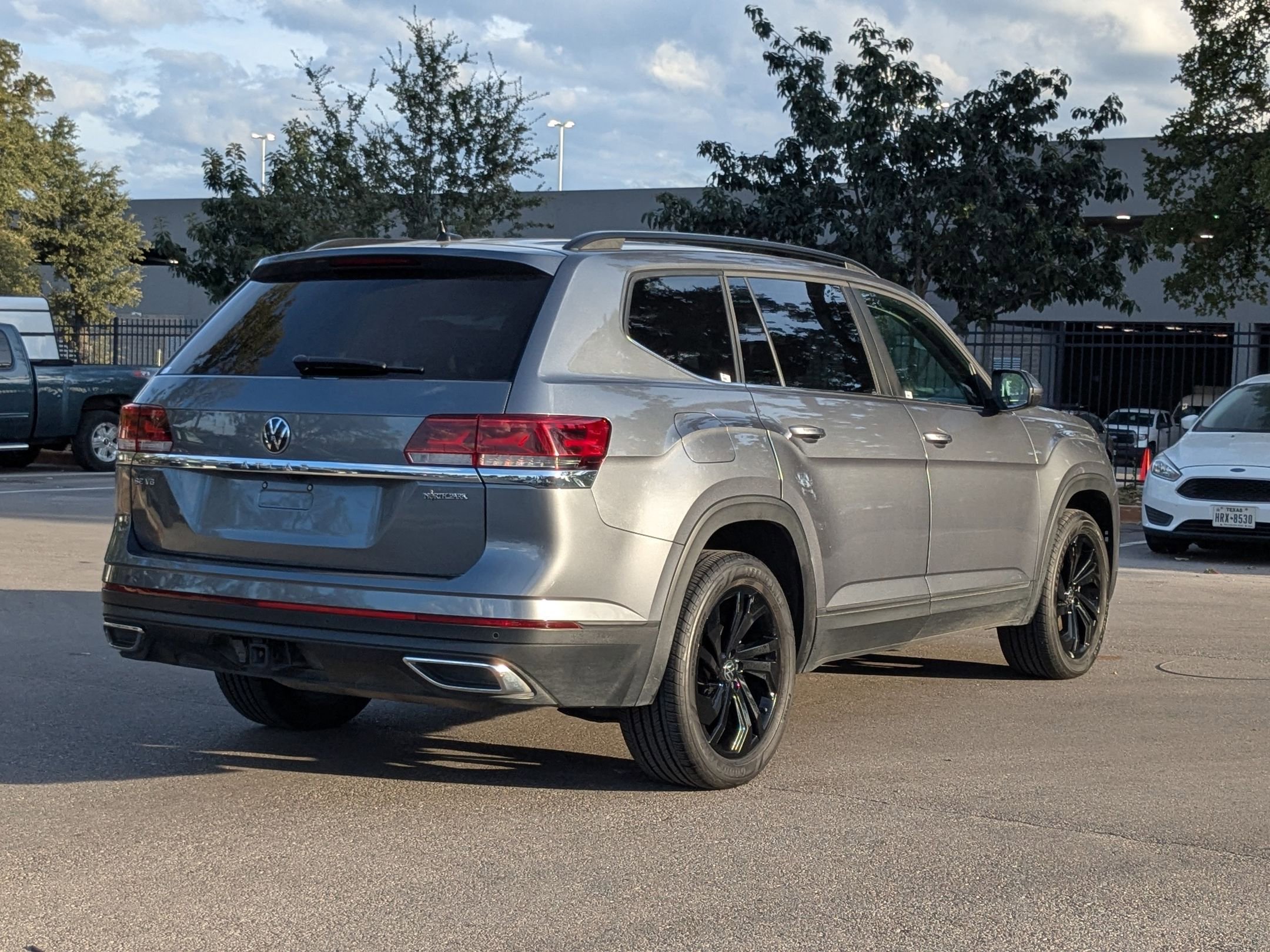 2023 Volkswagen Atlas V6 SE Technology photo 2