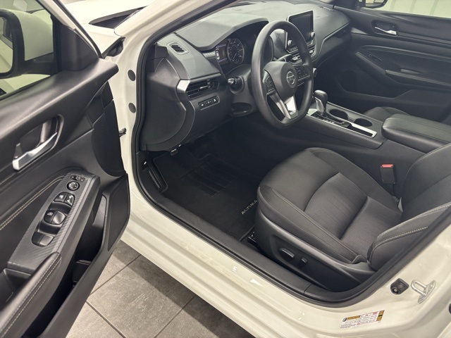 2019 Nissan Altima 2.5 S photo 9